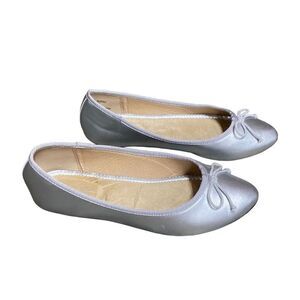 Mari A. Silver Beatriz Ballerina Flats Size 7